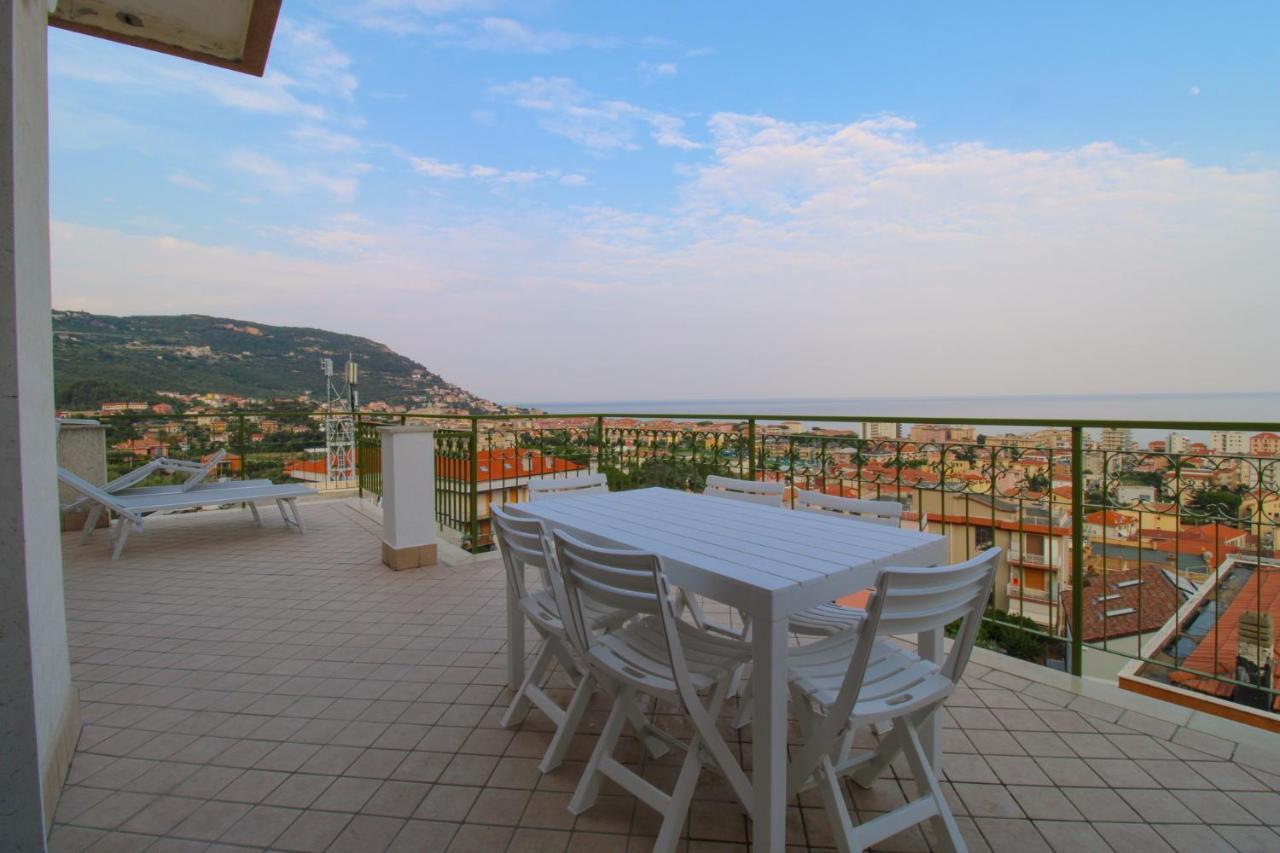 Apartamento La Terrazza - By Ligooria Pietra Ligure Exterior foto
